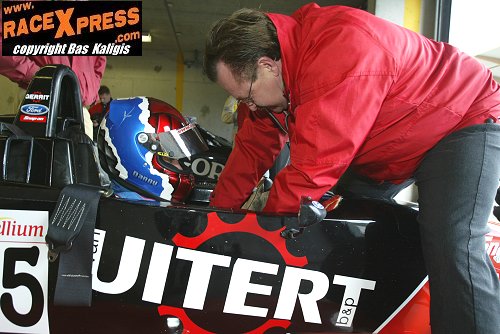 Danny Bleek ingesnoerd door Gert Valkenburg!